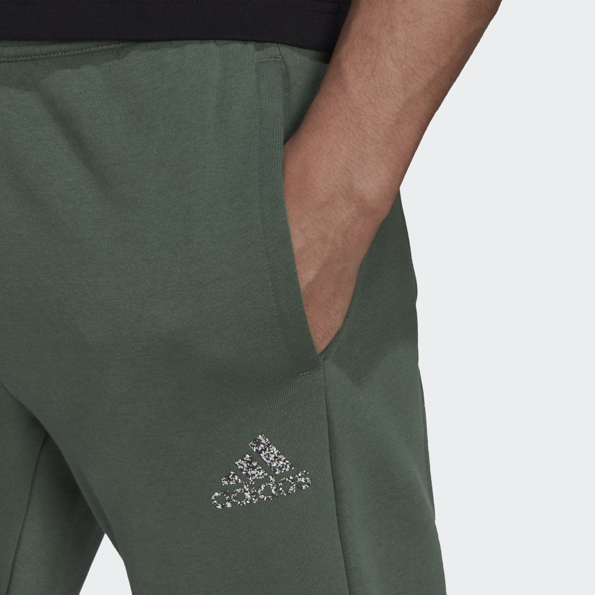 ADIDAS Stadium Fleece Badge of Sport Cuffed Joggers pÃ¥ stadium.se